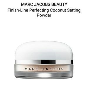 Marc Jacobs setting powder